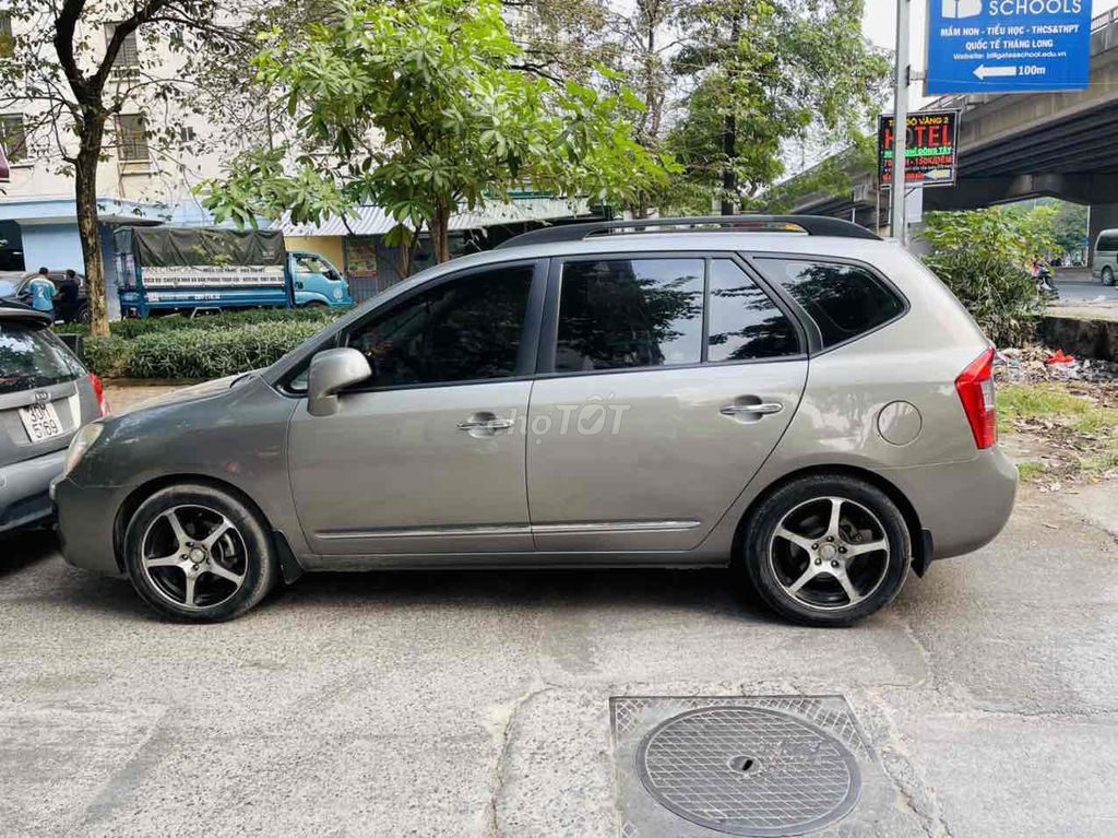 Kia Carens 2010 2.0 Tự động Xám. Mua bán Ô tô tại Quận Hoàng Mai Hà Nội được đăng bởi Nguyễn Lâm hình 2