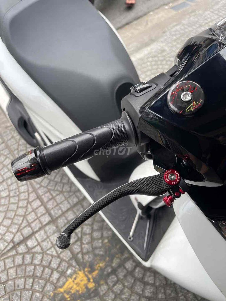 Gù carbon, nắp chân kính carbon GH racing xe SH. Mua bán Phụ tùng xe tại Quận Thanh Khê Đà Nẵng được đăng bởi Đức Huy hình 2