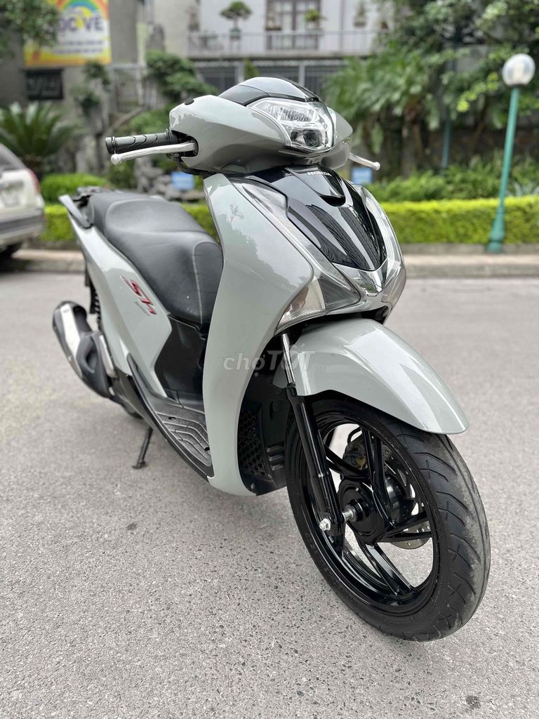 SH việt Nam 2018! 125 phanh CBS, chính chủ, lướt m. Mua bán Xe máy tại Quận Hoàng Mai Hà Nội được đăng bởi Xe Máy Quân Oanh  hình 3