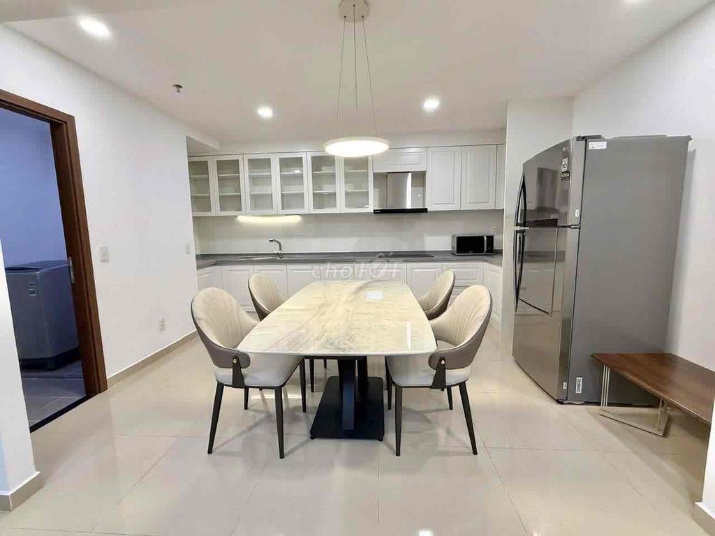 Extra-large 168 m² 3-bedroom apartment in Blooming Tower — photo 5