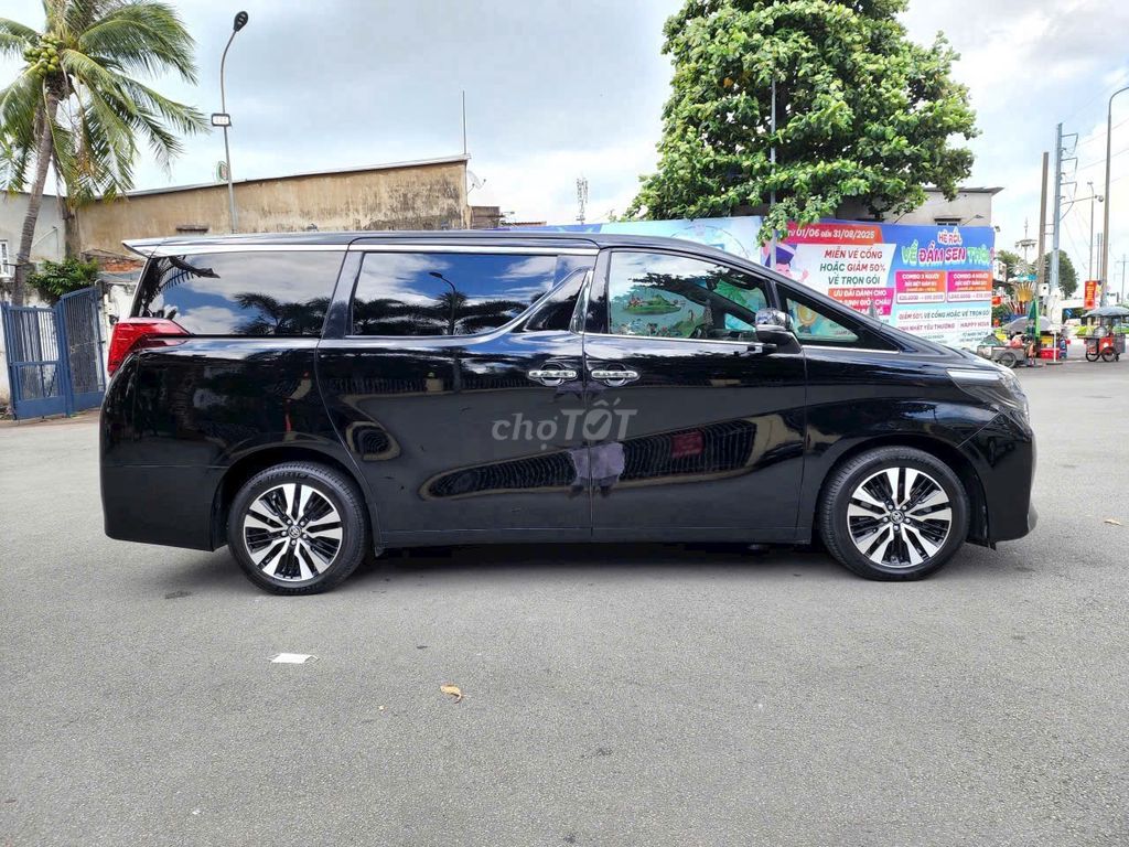 Toyota Alphard cực mới 1 đời chủ, nhà trùm mền. Mua bán Ô tô tại Quận 10 Tp Hồ Chí Minh được đăng bởi Mỹ Linh hình 7