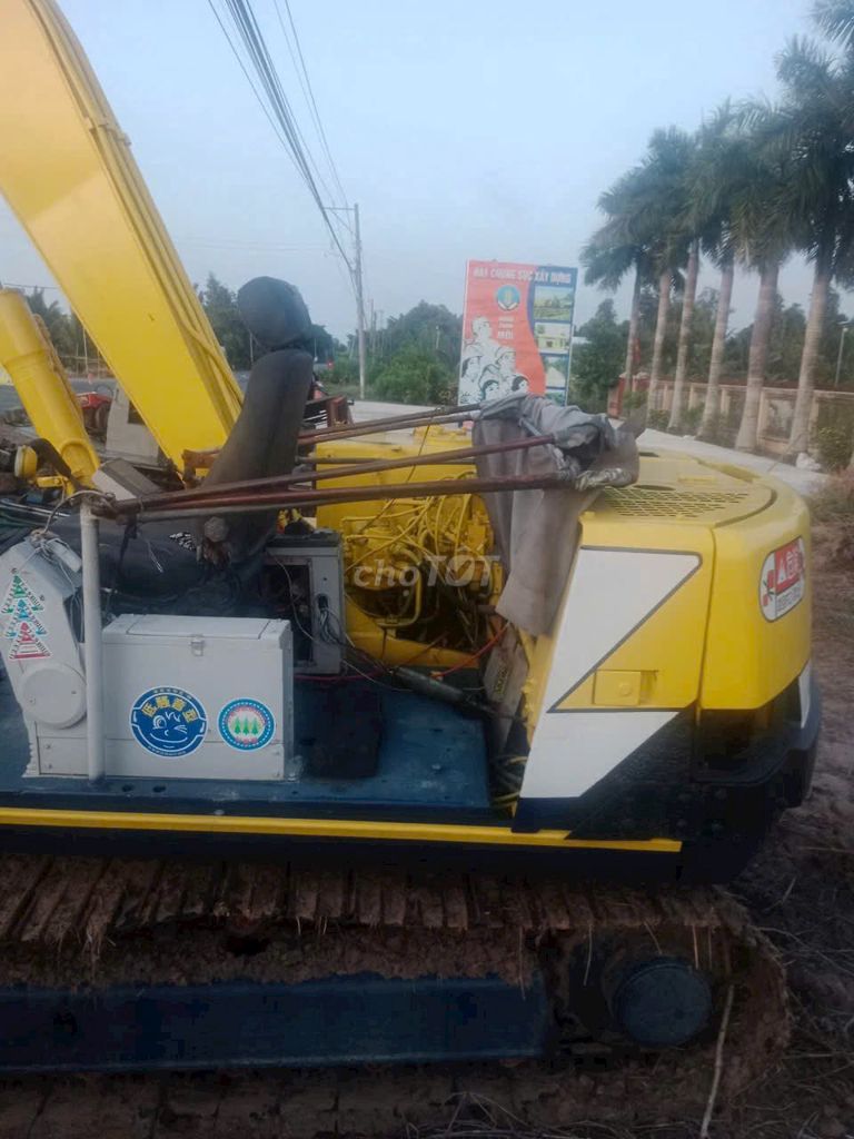 Cần Bán xe cuốc 310tr có thương lượng. Mua bán Phương tiện khác tại Huyện Thạnh Hóa Long An được đăng bởi Trần Gia Hưng hình 1