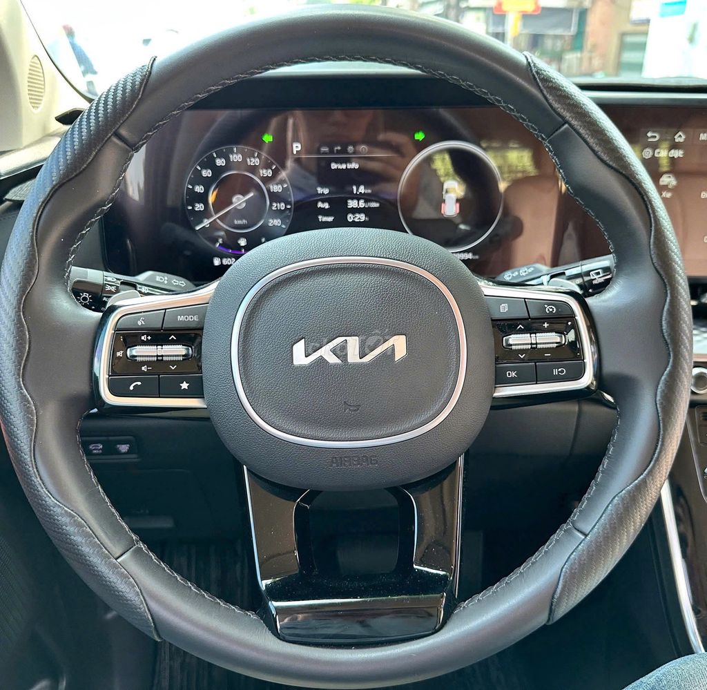 Kia Carnival 2023 Premium 2.2D 7S - 20000 km. Mua bán Ô tô tại Quận Bình Thạnh Tp Hồ Chí Minh được đăng bởi Kim Ngân Xe Lướt hình 4