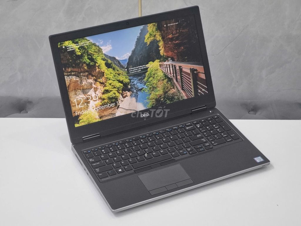 Laptop đồ họa máy trạm Dell Precision 7540 Xeon