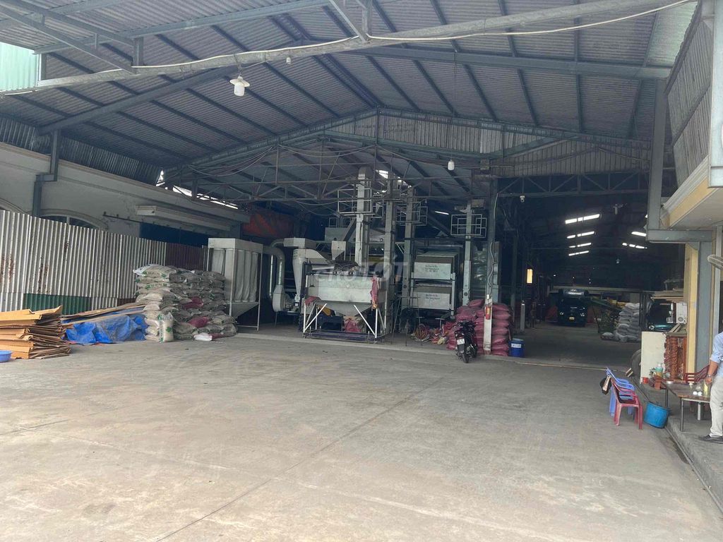 Cho thuê Xưởng 1150m2 Dĩ An - Bình Dương. Cho thuê văn phòng, mặt bằng kinh doanh tại Thành phố Dĩ An Bình Dương được đăng bởi Hoàng Trung Hiếu hình 2