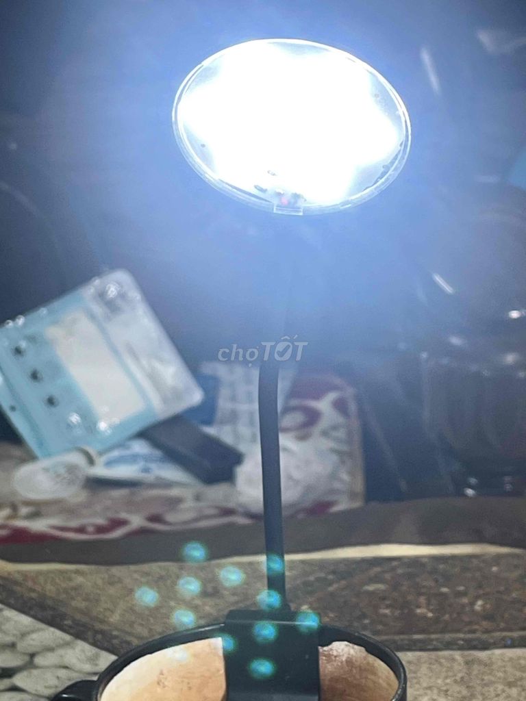 Đèn bàn nhựa Đen điều chỉnh độ sáng. Mua bán Đèn tại Quận Hoàng Mai Hà Nội được đăng bởi Kairiyeudau hình 1