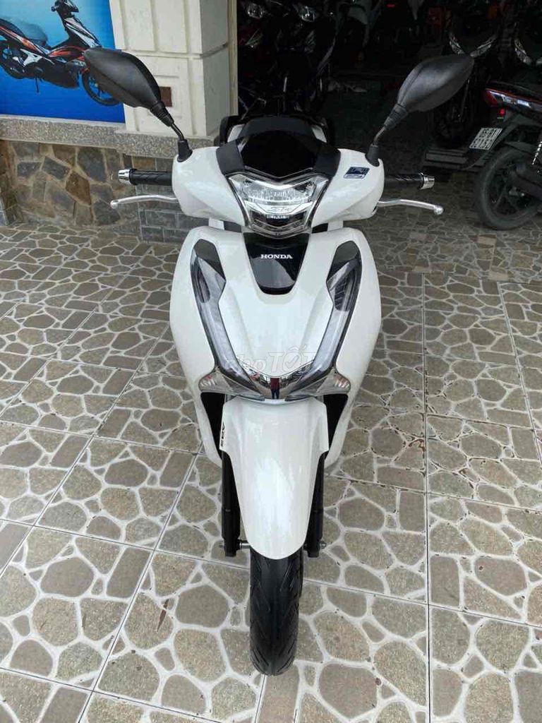 sh 150 abs 2018 màu trắng. Mua bán Xe máy tại Quận Bình Thuỷ Cần Thơ được đăng bởi vũ hình 1