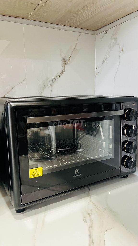 Lò nướng + chiên không dầu Electrolux Đen 40L. Mua bán Bếp, lò, đồ điện nhà bếp tại Quận 4 Tp Hồ Chí Minh được đăng bởi Đăng Khôi hình 1