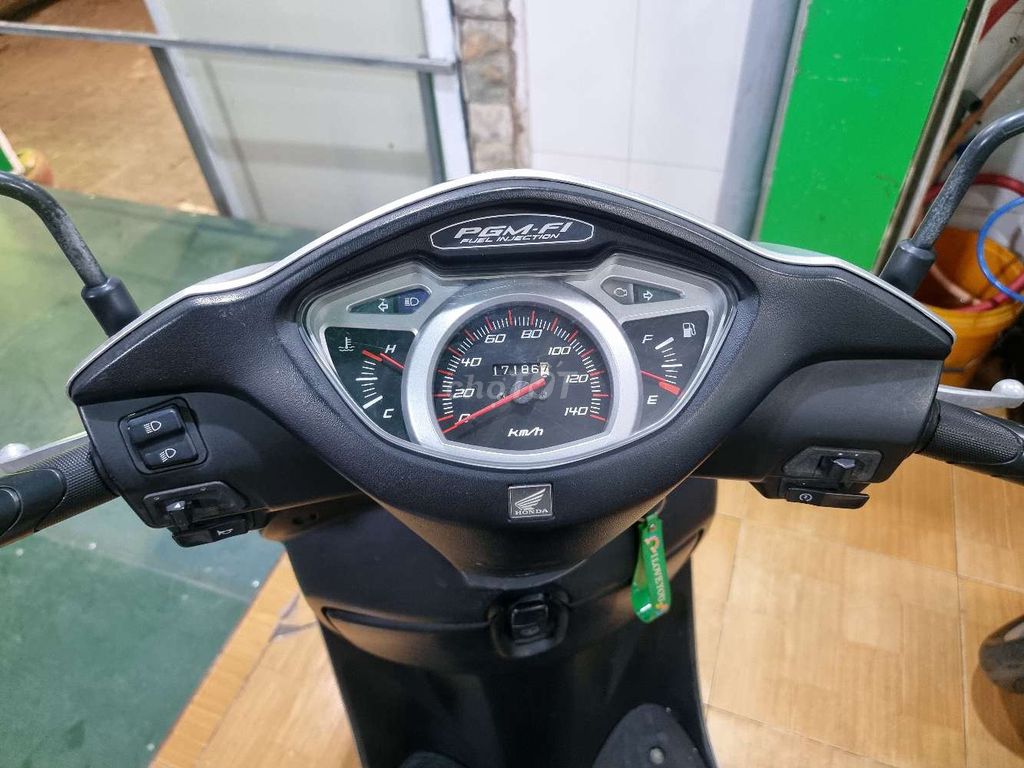 Honda Lead màu Bạc. Mua bán Xe máy tại Quận Ninh Kiều Cần Thơ được đăng bởi CHXM Trung Trưc  hình 11