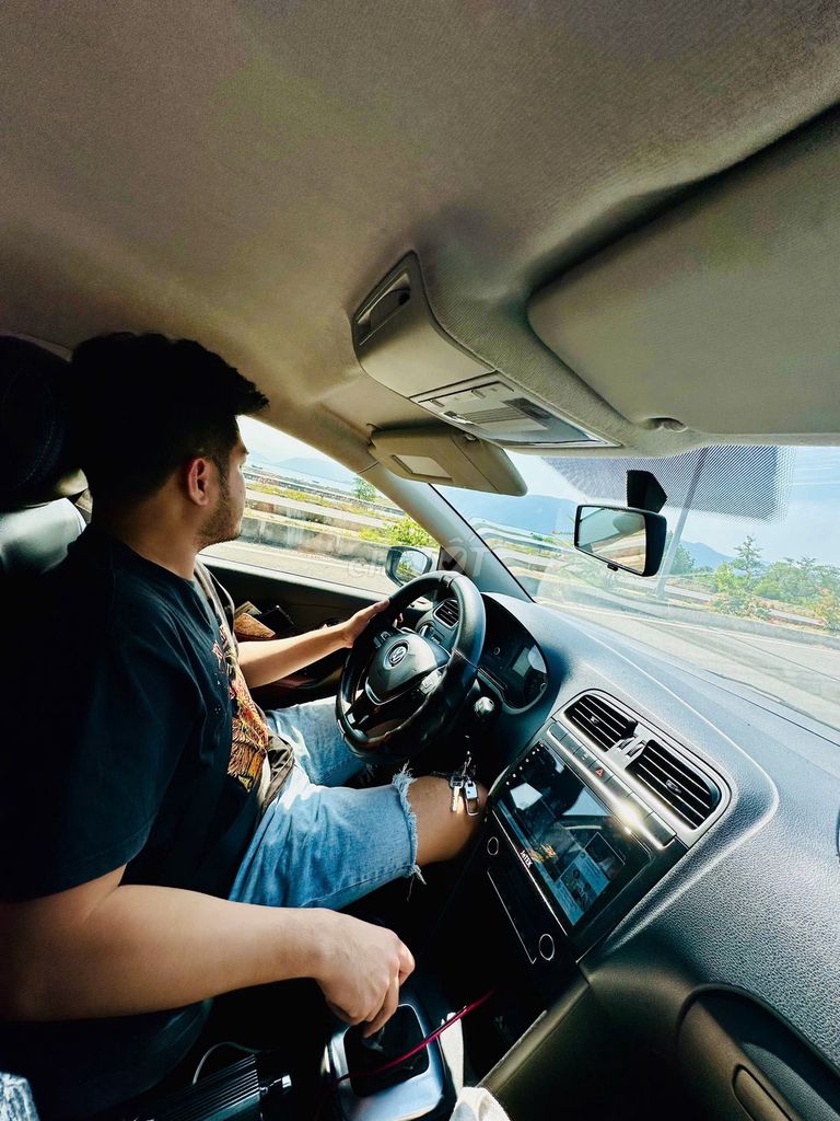 Volkswagen Polo 1.6 Sedan 2015 Trắng. Mua bán Ô tô tại Huyện Hóc Môn Tp Hồ Chí Minh được đăng bởi H  o  à    L  a  n  d hình 3