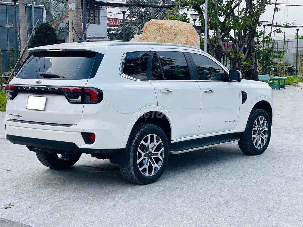 Ford Everest 2024 Titanium 2.0 AT 4x2 - 7000 km. Mua bán Ô tô tại Quận 3 Tp Hồ Chí Minh được đăng bởi Ngọc triều hình 4