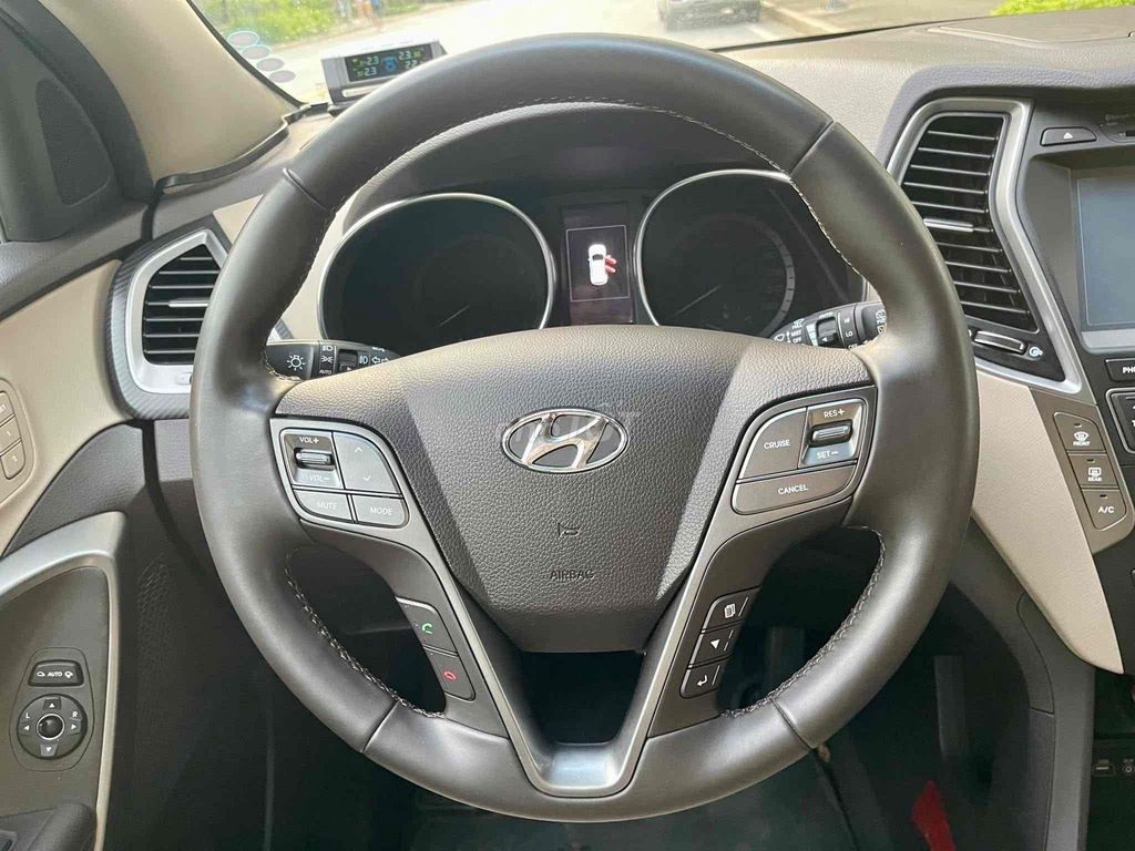 Hyundai Santa Fe 2017 2.4 AT 4WD - 57000 km. Mua bán Ô tô tại Quận Cầu Giấy Hà Nội được đăng bởi Bùi Đình Thông hình 8