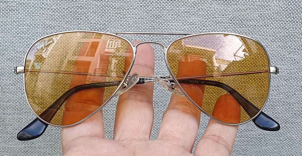 Siêu đẹp kính rayban chính hãng dành em bé