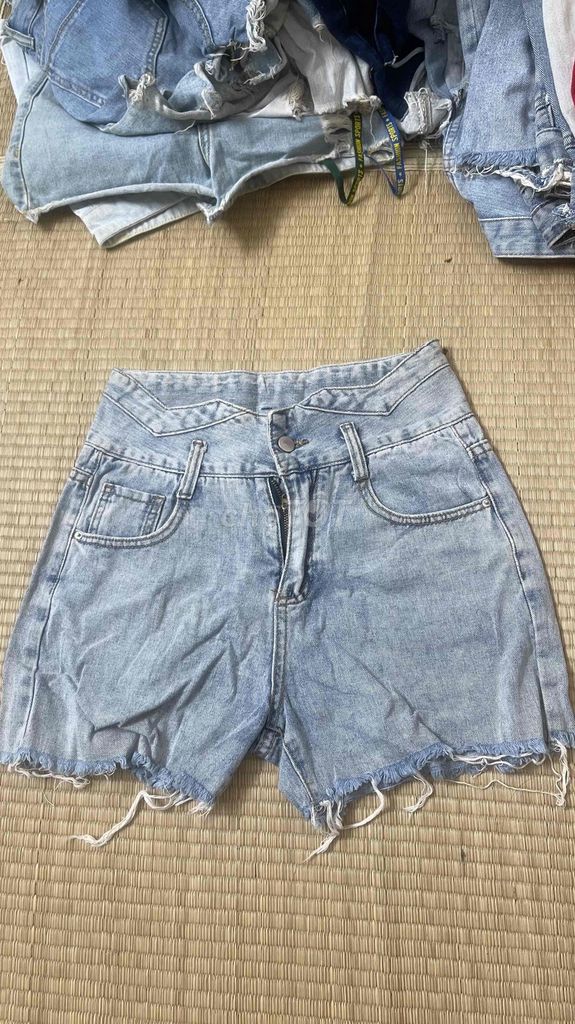 Quần short Jean nữ cạp cao. Mua bán Quần áo tại Quận Ba Đình Hà Nội được đăng bởi Cái Gì Cũng Bán  hình 1