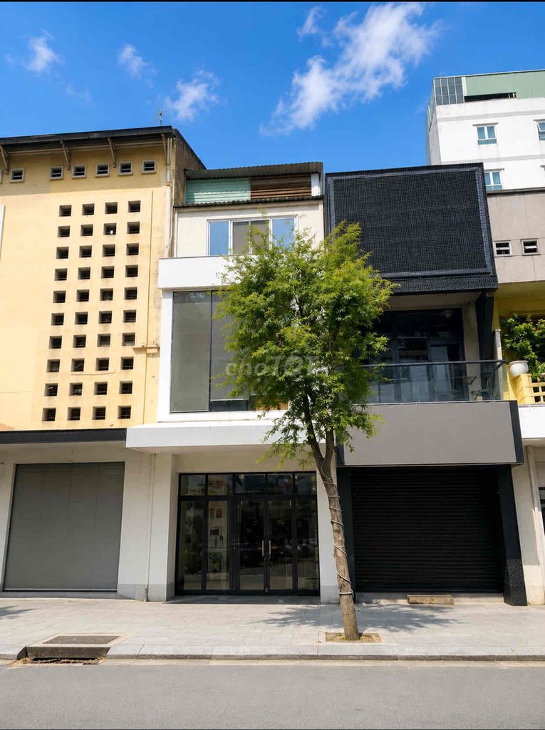 Аренда · 3 комн. · 105 м² · Quận 1, ул. Đường Ðề Thám