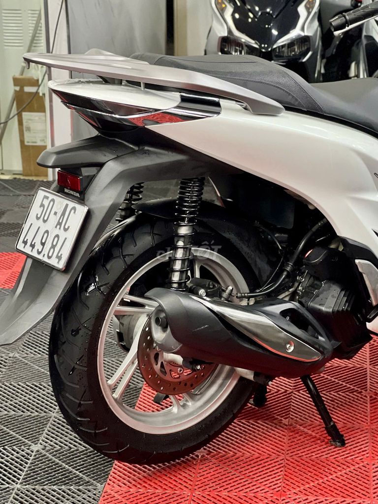 💥Honda Sh125i ABS 2022 BSTP 9 chủ ký giấy-MàuTrắng. Mua bán Xe máy tại Thành phố Thủ Đức Tp Hồ Chí Minh được đăng bởi XE MÁY THỦ ĐỨC hình 5