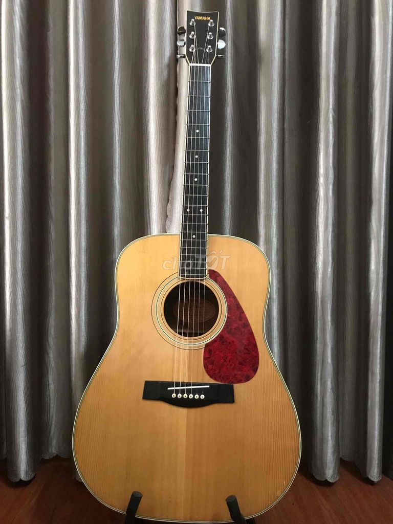 Guitar Yamaha FG -201 . Made in Japan.