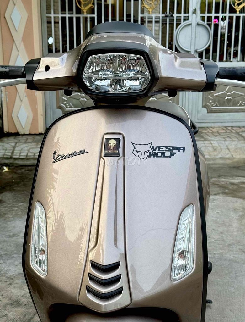 Piaggio Vespa Sprint 125 2015 Nâu 20000 km. Mua bán Xe máy tại Quận Bình Tân Tp Hồ Chí Minh được đăng bởi Hoàng Tuấn hình 2