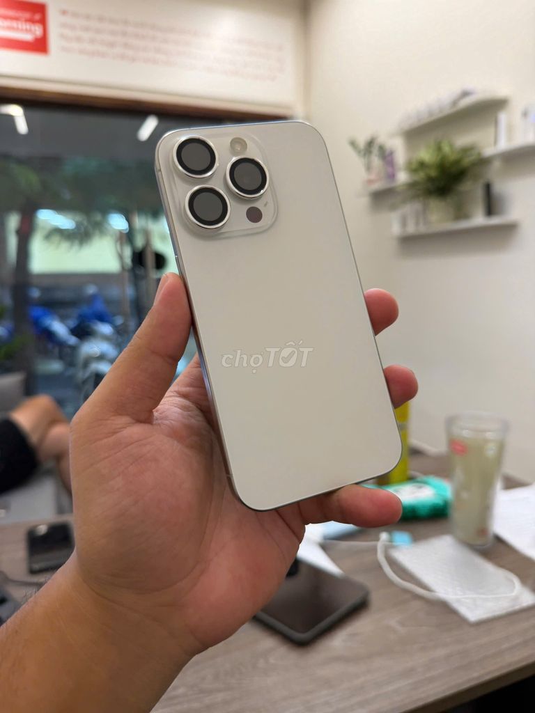 iPhone 15 Pro trắng zin áp 128gb VN/A máy siêu đẹp. Mua bán Điện thoại tại Quận Đống Đa Hà Nội được đăng bởi H iStore hình 1