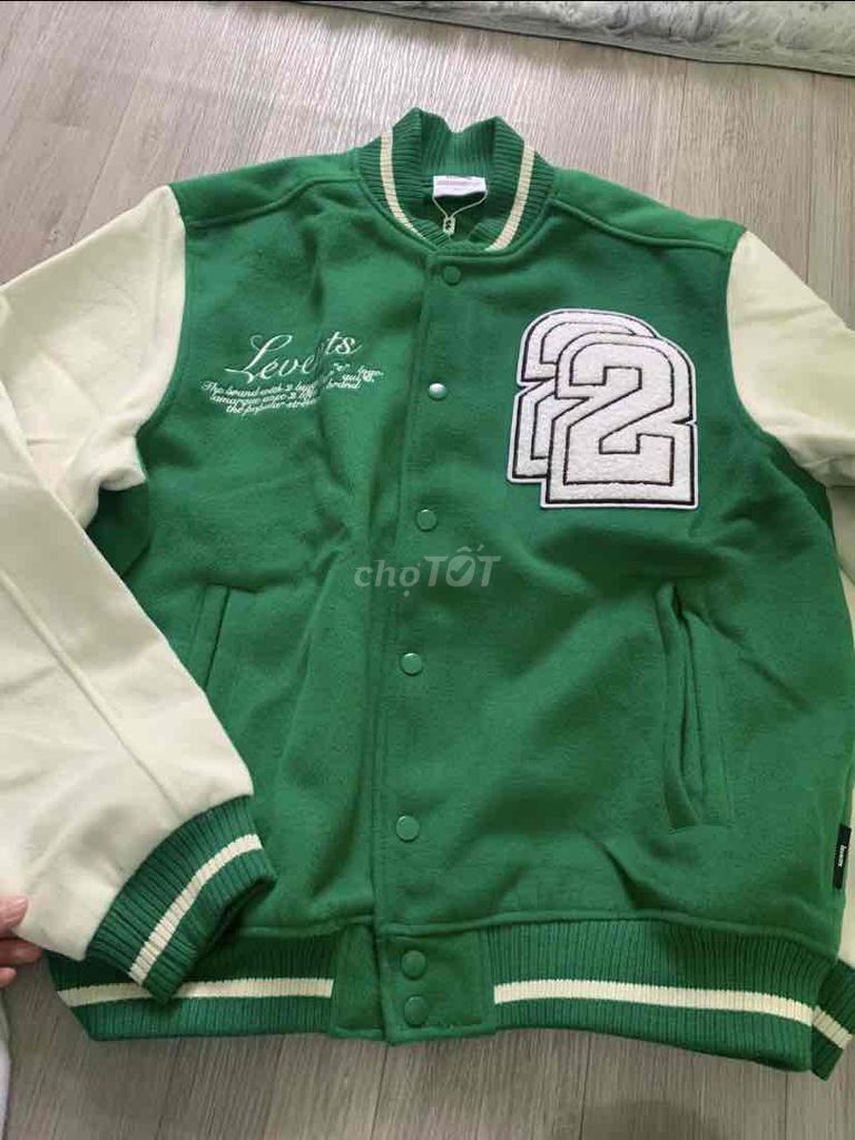 Áo Varsity Levents. Mua bán Quần áo tại Quận 7 Tp Hồ Chí Minh được đăng bởi David Tai hình 1
