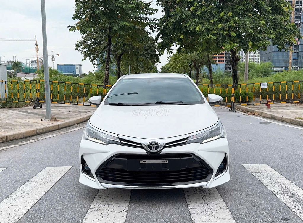 Toyota Corolla Altis 1.8G 2021 Trắng 68000 km