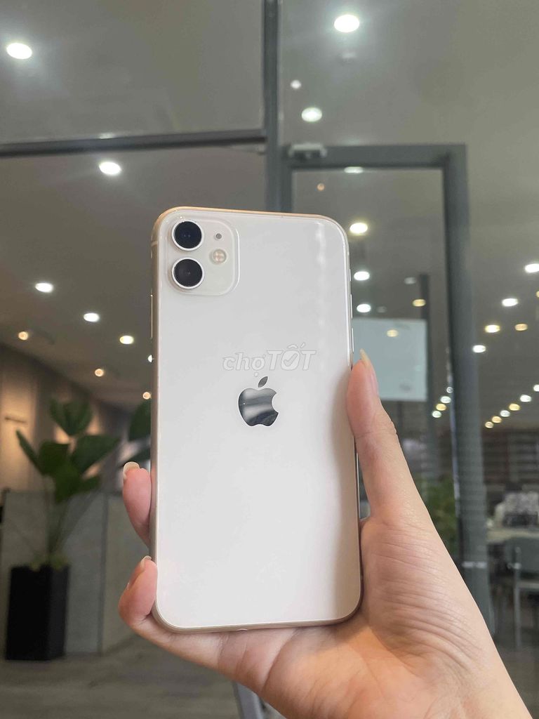 Apple iPhone 11 64GB Trắng Pin 99% màn zin. Mua bán Điện thoại tại Quận Ninh Kiều Cần Thơ được đăng bởi Thanh Lê hình 1