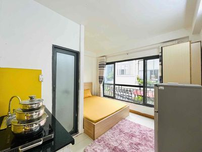 Ở NGAY PHÒNG CỬA SỔ TRỜI NGAY NGUYỄN THỊ THẬP SÁT LOTTE Q.7  THANG MÁY