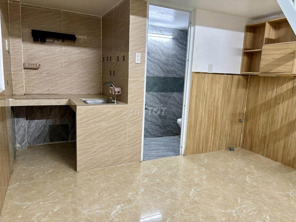 Комната рядом с Медико-фармацевтическим университетом, с кондиционером