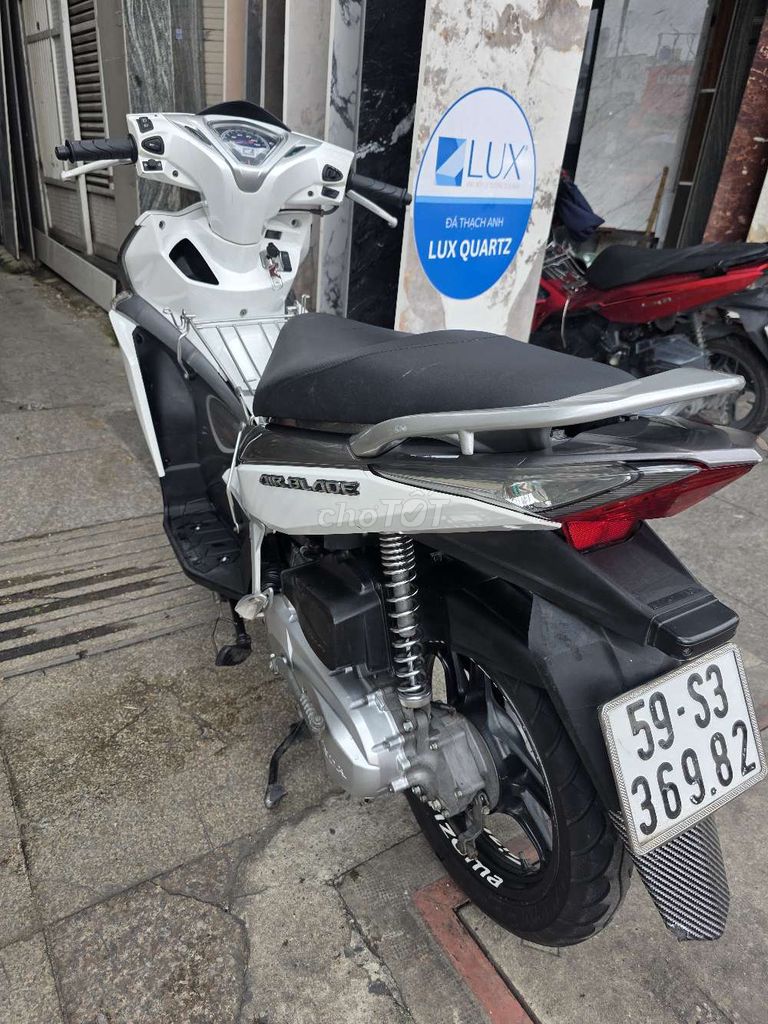 Воздушный клинок Honda 2012 белый