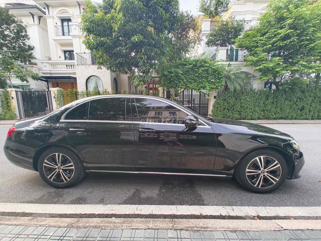 Mercedes Benz E Class 2020 - 50000 km. Mua bán Ô tô tại Quận Bắc Từ Liêm Hà Nội được đăng bởi Hiếu Vũ hình 8
