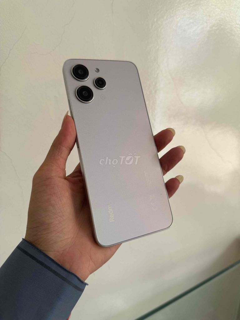 Xiaomi Redmi 12 128GB Bạc 99% mới. Mua bán Điện thoại tại Thành phố Buôn Ma Thuột Đắk Lắk được đăng bởi Nguyễn Tâm hình 1