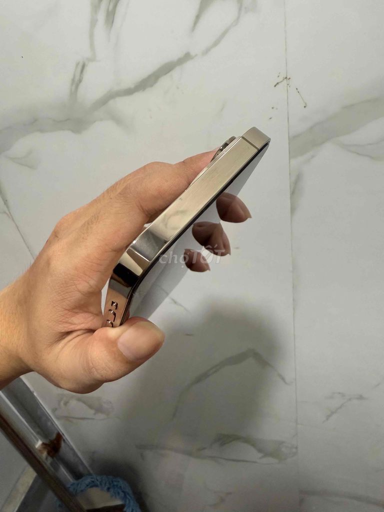 Apple iPhone 14 Pro Max 256GB Vàng. Mua bán Điện thoại tại Quận Thốt Nốt Cần Thơ được đăng bởi Tên chưa cung cấp hình 1