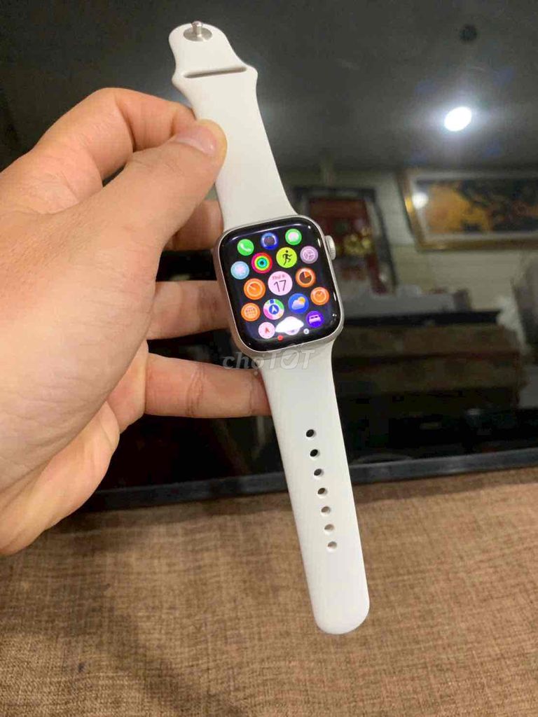Apple Watch Series 8 40mm Trắng. Mua bán Thiết bị đeo thông minh tại Quận Ninh Kiều Cần Thơ được đăng bởi Quỳnh store hình 1