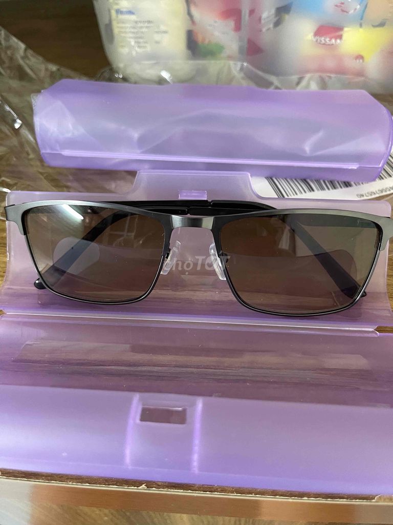 Kính đi nắng unisex màu đen độ 1.5, 2. Mua bán Phụ kiện thời trang khác tại Quận Hoàn Kiếm Hà Nội được đăng bởi nguyên ngoc long hình 1