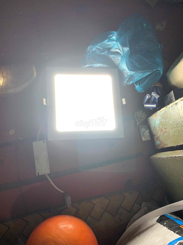 Đèn LED âm trần Vuông Trắng. Mua bán Đèn tại Quận Tân Phú Tp Hồ Chí Minh được đăng bởi thanh thuý hình 1
