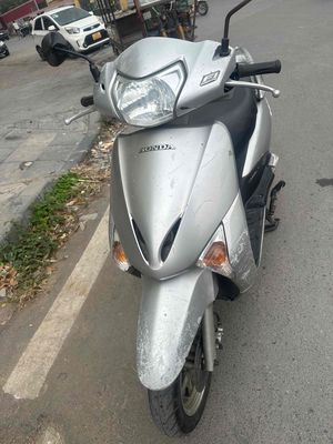 xe lead 2010  máy cực êm , đề phát nổ ngay. Mua bán Xe máy tại Quận Hà Đông Hà Nội được đăng bởi A NAM NHÀ  PHỐ 