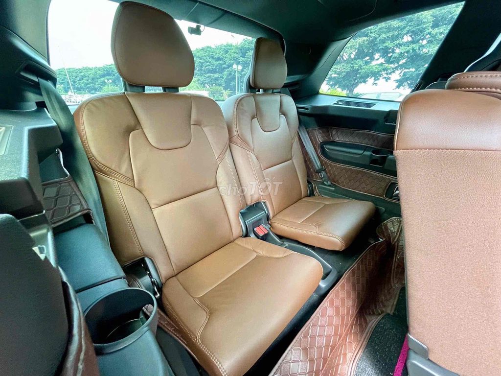 Volvo XC90 ultimate B6 Awd đen/nâu dki 2024. Mua bán Ô tô tại Quận Long Biên Hà Nội được đăng bởi Trang Gala hình 12