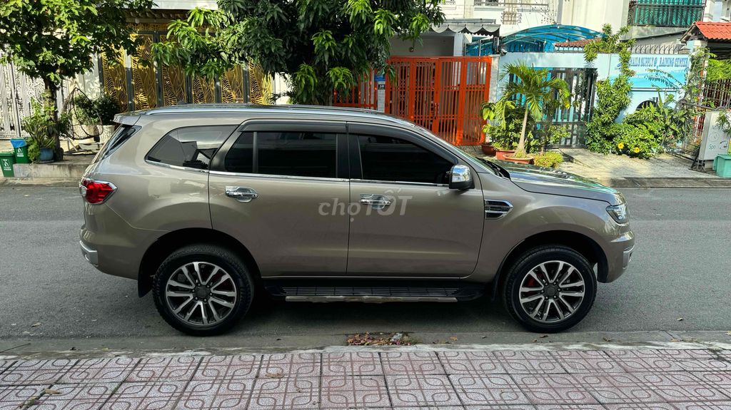 Ford Everest 2019 Titanium 2.0L 4x2 AT - 90000 km. Mua bán Ô tô tại Huyện Bình Chánh Tp Hồ Chí Minh được đăng bởi TAN THANH AUTO hình 3