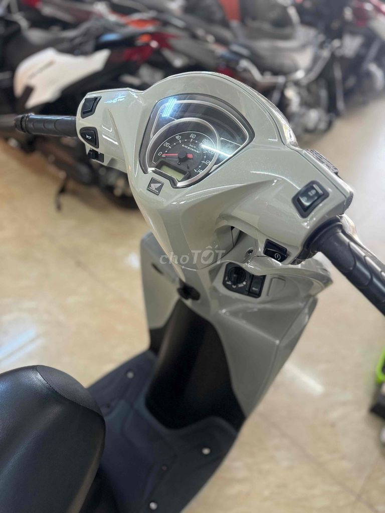 vision bản thể thao. Mua bán Xe máy tại Thành phố Buôn Ma Thuột Đắk Lắk được đăng bởi ĐàM tý hình 6