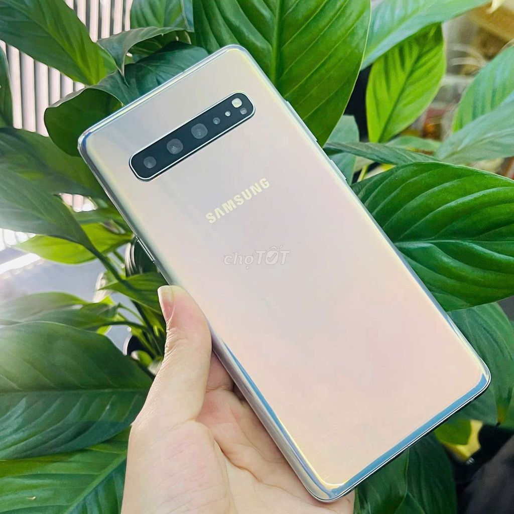 Samsung Galaxy S10 256GB Bạc. Mua bán Điện thoại tại Quận Thanh Xuân Hà Nội được đăng bởi nguyễn nga hình 1