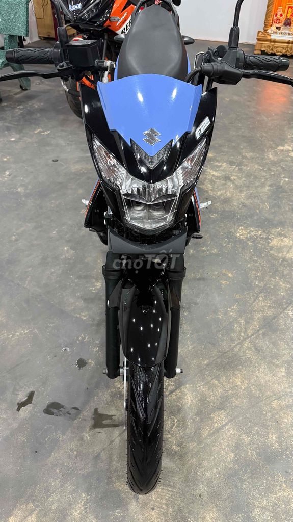 RAIDER 150 CỌP LĂN BÁNH 6000KM BAO ZIN. Mua bán Xe máy tại Thành phố Long Khánh Đồng Nai được đăng bởi Cửa Hàng Xe Máy Cũ Thành Phát Đồng Nai hình 2