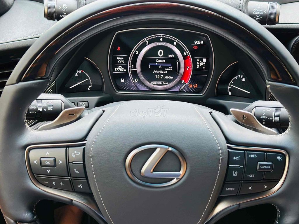 Lexus LS 500 odo mới 17.000km model 2024. Mua bán Ô tô tại Quận 8 Tp Hồ Chí Minh được đăng bởi Hồng Phúc hình 3