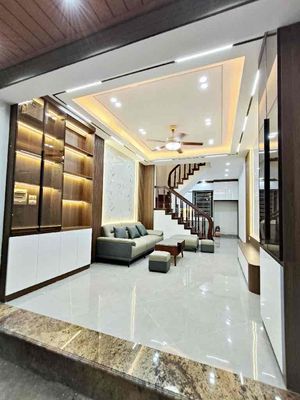 BÁN NHÀ LĨNH NAM, DT 39M GIÁ 6.5 TỶ, CÁCH MẶT PHỐ 10M, NHÀ ĐẸP DÂN XÂY. Mua bán nhà ở tại Quận Hoàng Mai Hà Nội được đăng bởi Phạm Hải