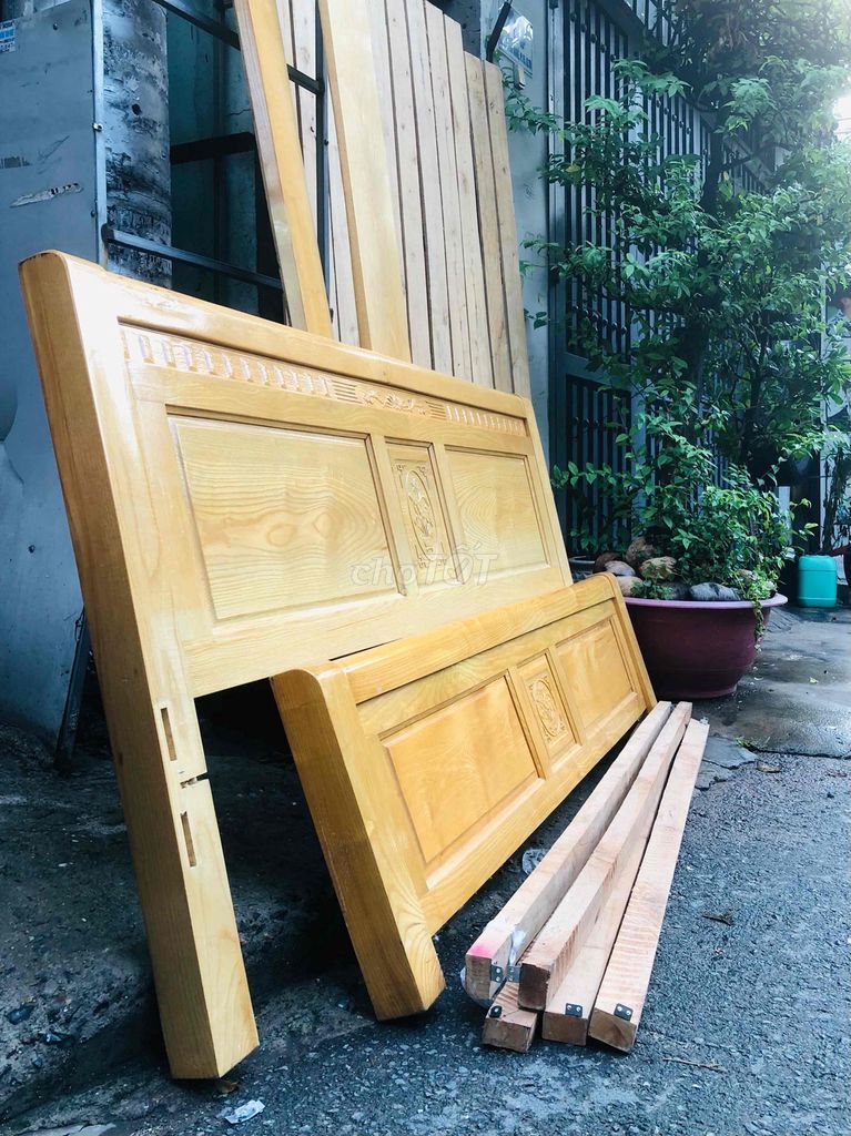 Giường ngủ gỗ Sồi Nga 1m6x2m Mới tinh. Mua bán Giường, chăn ga gối nệm tại Quận Tân Bình Tp Hồ Chí Minh được đăng bởi SHOP HÀNG CHẤT LƯỢNG GIÁ TỐT hình 1