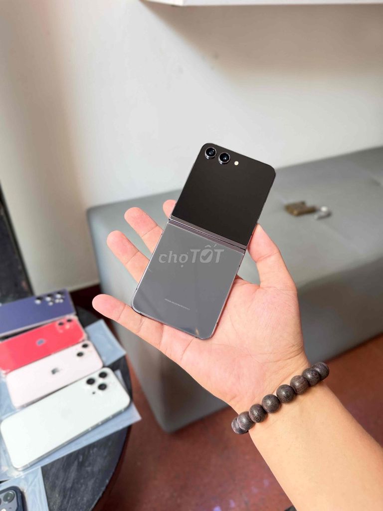 Samsung Galaxy Z Flip 5 5G Ram8/256G 99% có Gl. Mua bán Điện thoại tại Quận 8 Tp Hồ Chí Minh được đăng bởi Hàng Zin Chất Giá Rẽ Có Giao Lưu   hình 1