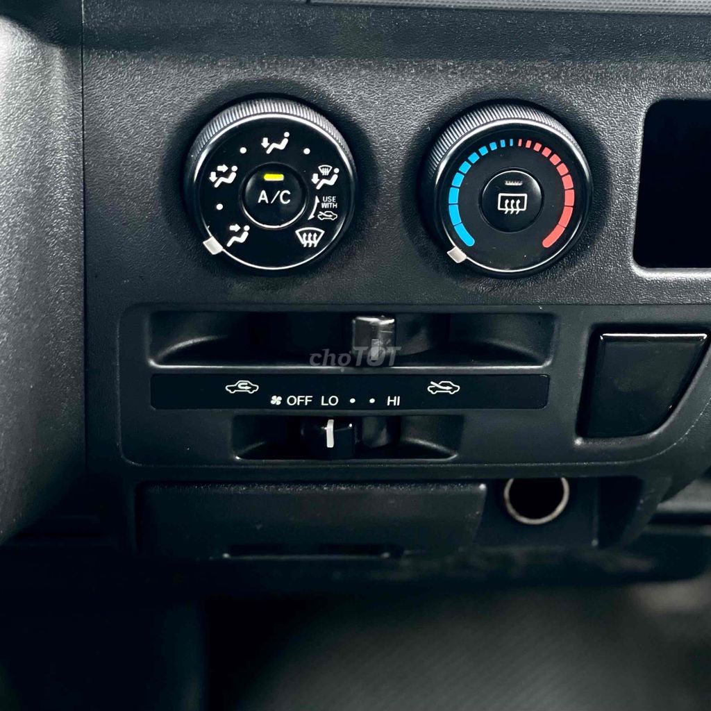 Toyota Hiace 2008 tải van 5 chỗ Super Wagon 2.7. Mua bán Ô tô tại Quận Cầu Giấy Hà Nội được đăng bởi Tô Văn Tiến hình 12