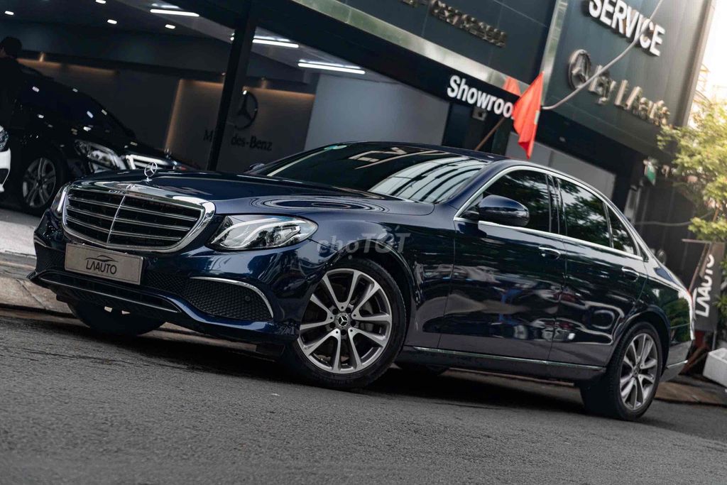 LONG ANH AUTO về Mercedes E200 sx2020 👍. Mua bán Ô tô tại Quận 7 Tp Hồ Chí Minh được đăng bởi LongAnh AuTo  hình 5