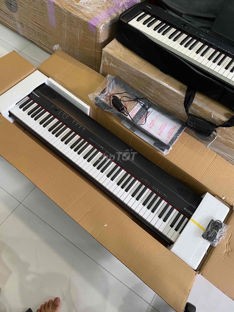 Piano Roland GO88 mới keng like new 99%