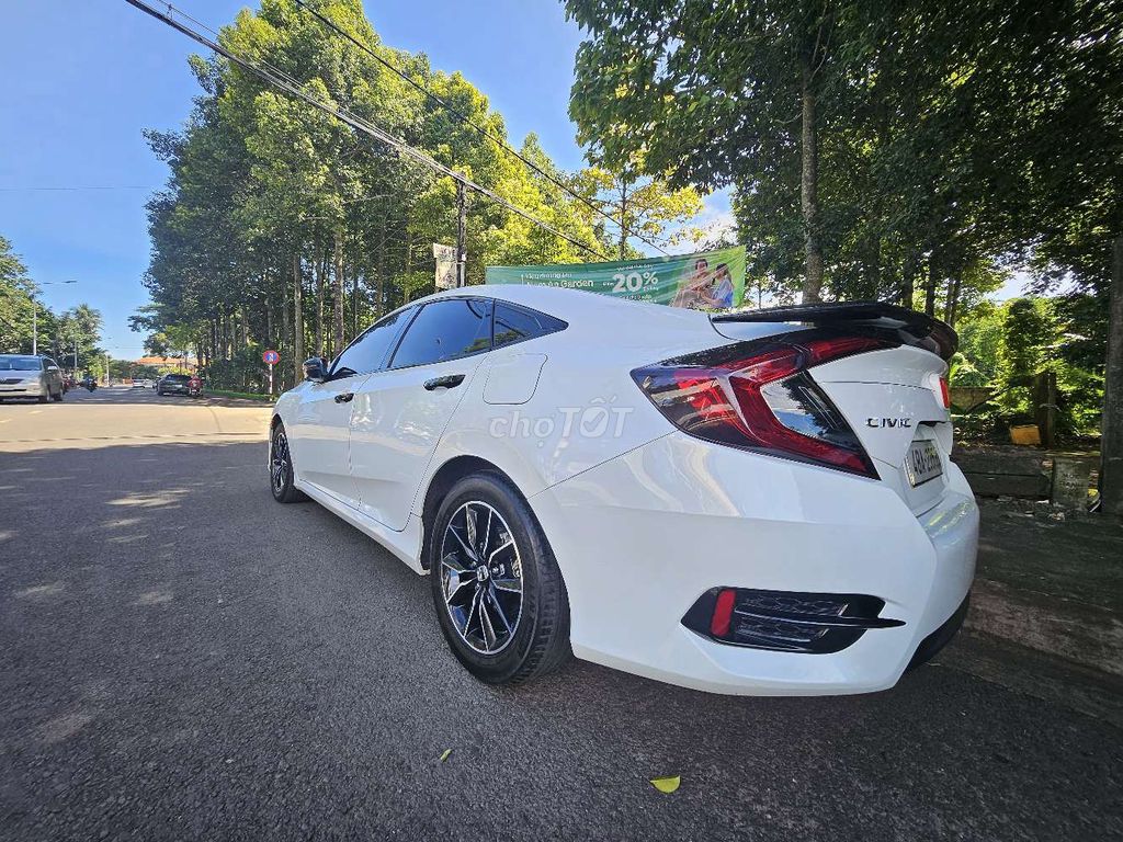 Honda Civic Bản G 2020 màu trắng, số tự động. Mua bán Ô tô tại Thành phố Gia Nghĩa Đắk Nông được đăng bởi trần quang tiến hình 1