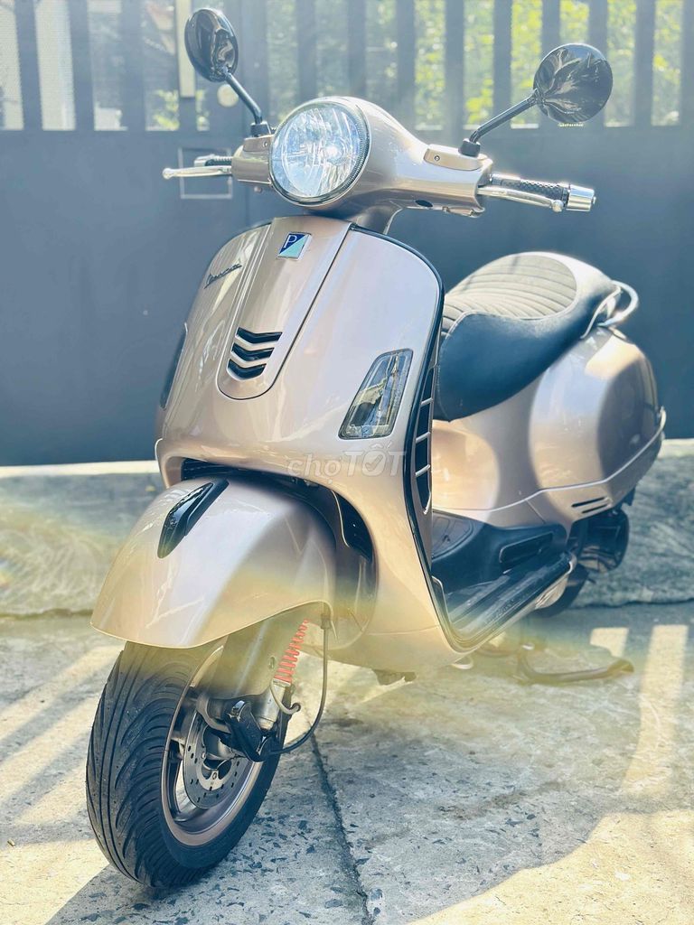 Piaggio Vespa GTS 125 2015 3VAL IE Vàng đồng. Mua bán Xe máy tại Quận 12 Tp Hồ Chí Minh được đăng bởi Ta Thanh Thai hình 2